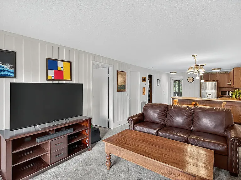 4001 Captains Walk Cir — Photo 10