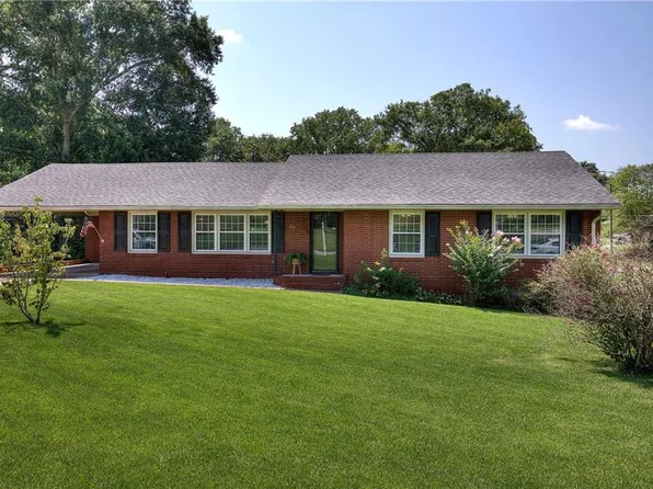 20 Grandview Dr, Cartersville, GA 30120