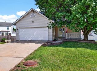 819 Estes Park Dr, Saint Peters, MO 63376
