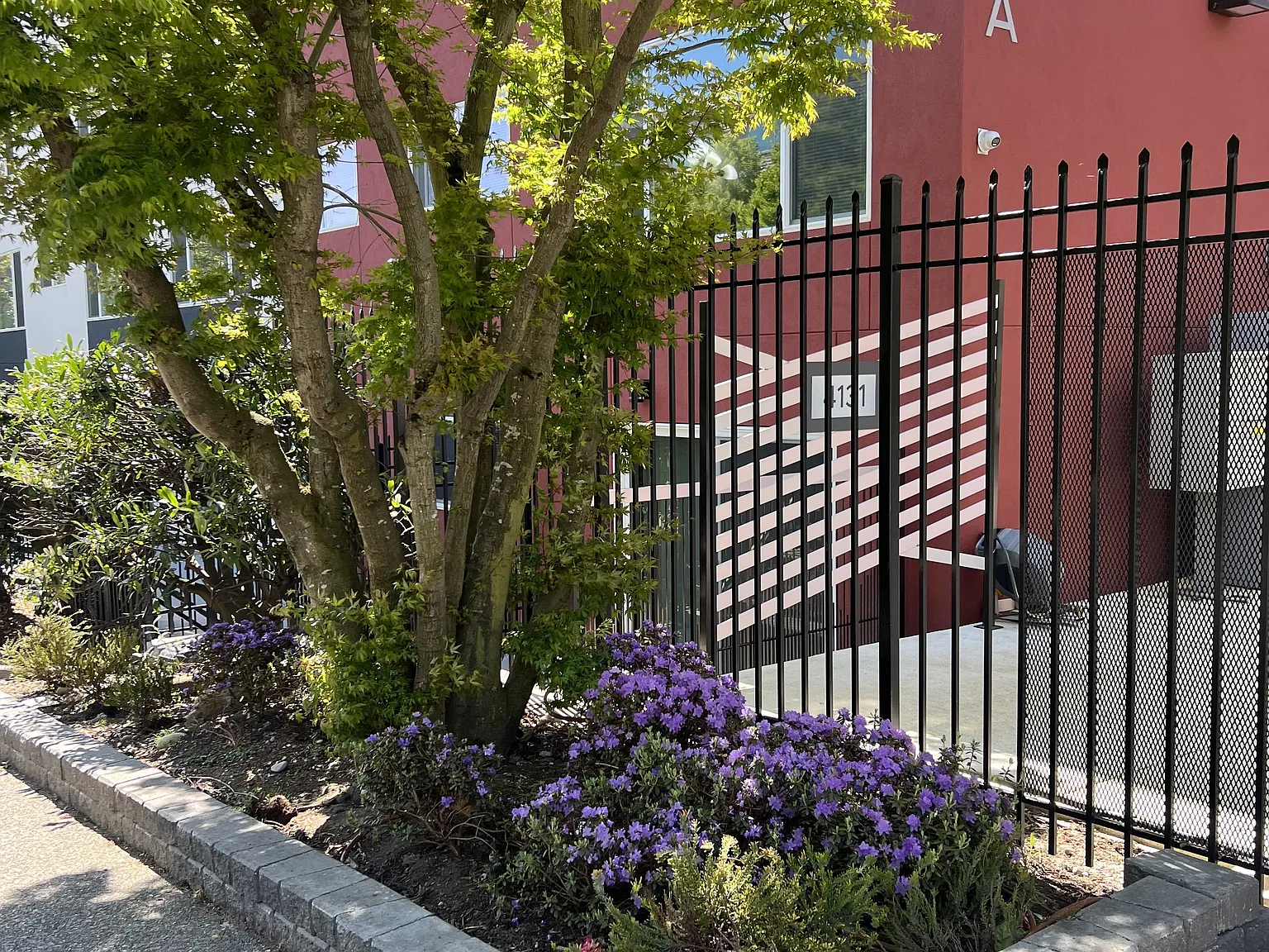 Maverick Apartments — Photo 1