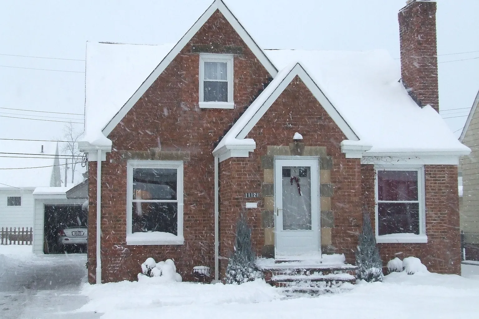 11121 Vernon Ave photo 1