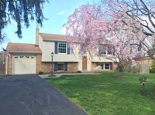 17621 Collier Cir, Poolesville, MD 20837