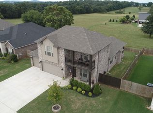 1425 S Hampton Xing, Cave Springs, AR 72718
