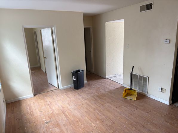 111 S Sycamore St APT 211