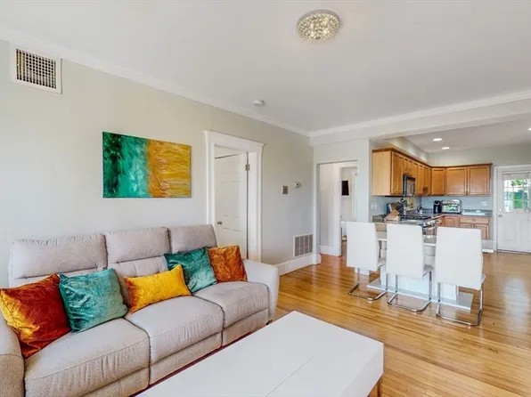33 Main St Unit 2, Somerville, MA 02145