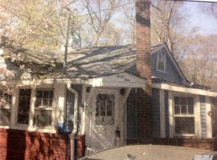 41 Maple Ave, Flanders, NY 11901