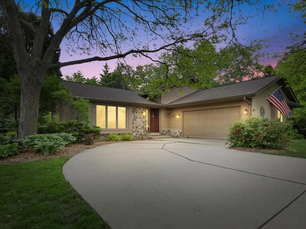 2820 South 152nd STREET, New Berlin, WI 53151