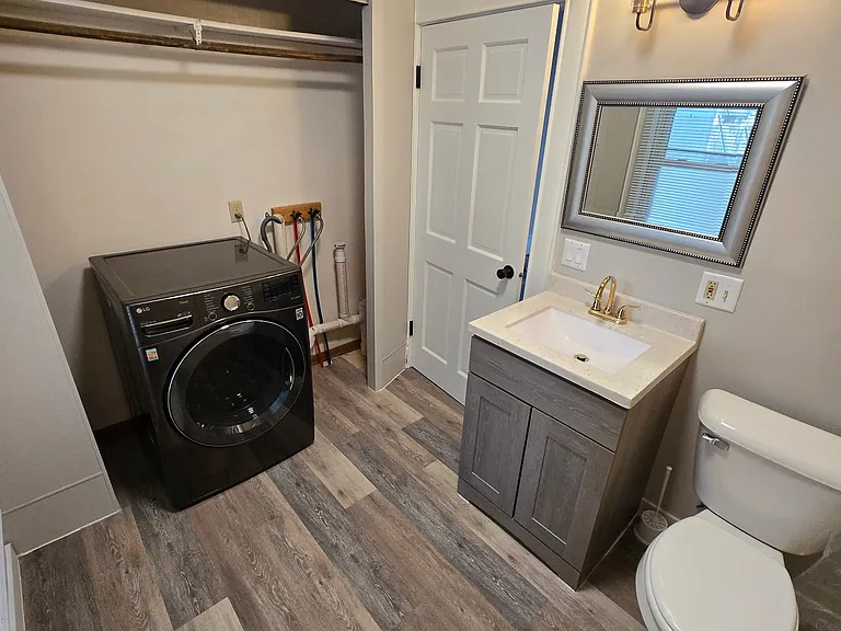 120 Bowen St — Photo 9