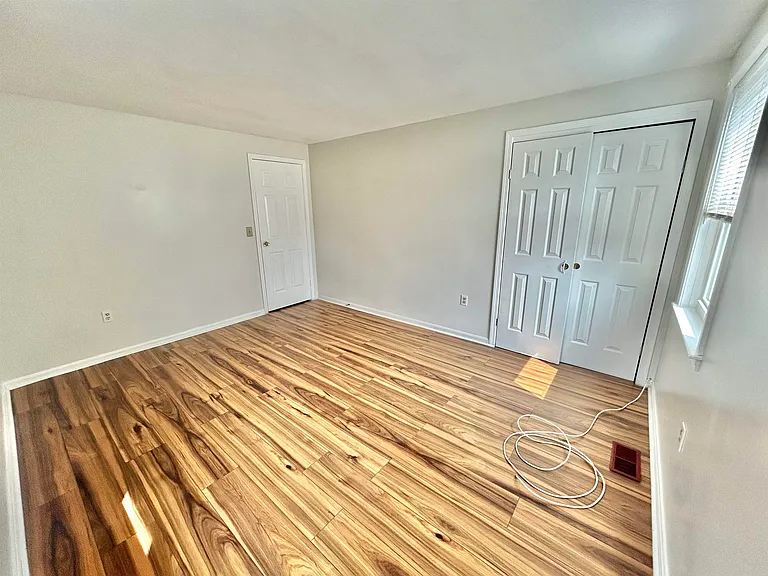 4B Pine Grove Ave — Photo 12