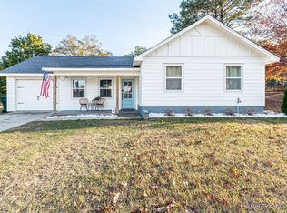 176 Fox Brier Dr, Ozark, AL 36360