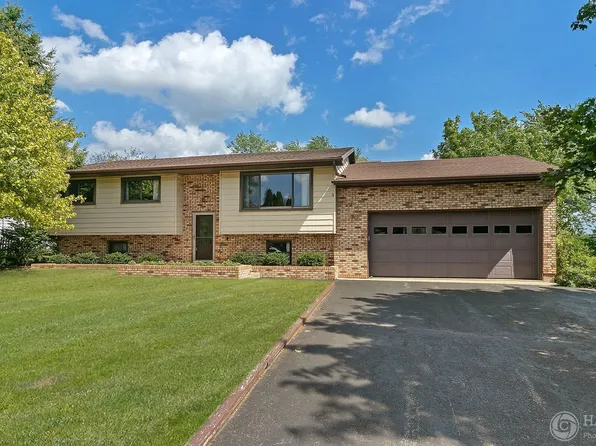 5008 West St, McHenry, IL 60051