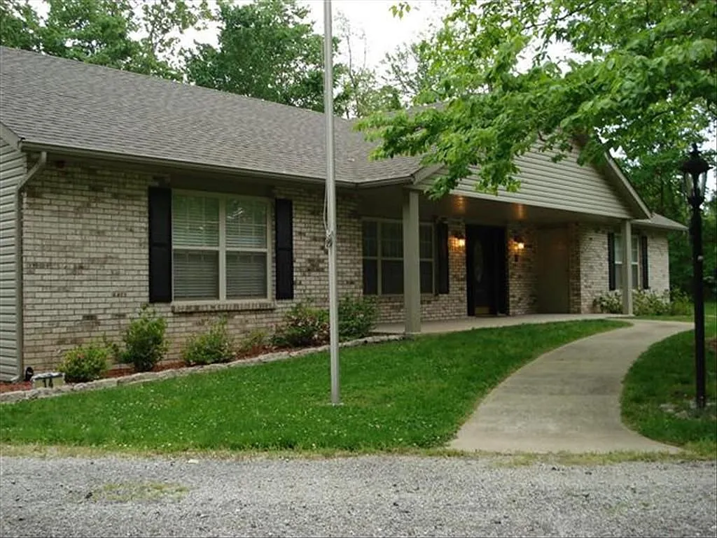 14 Oak Dr photo 1