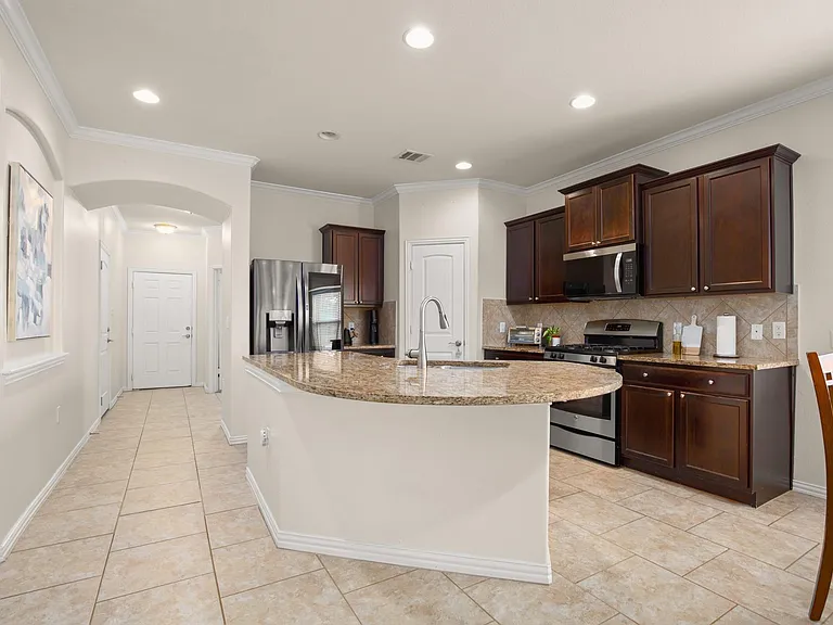 10012 Epic Knoll Dr — Photo 3