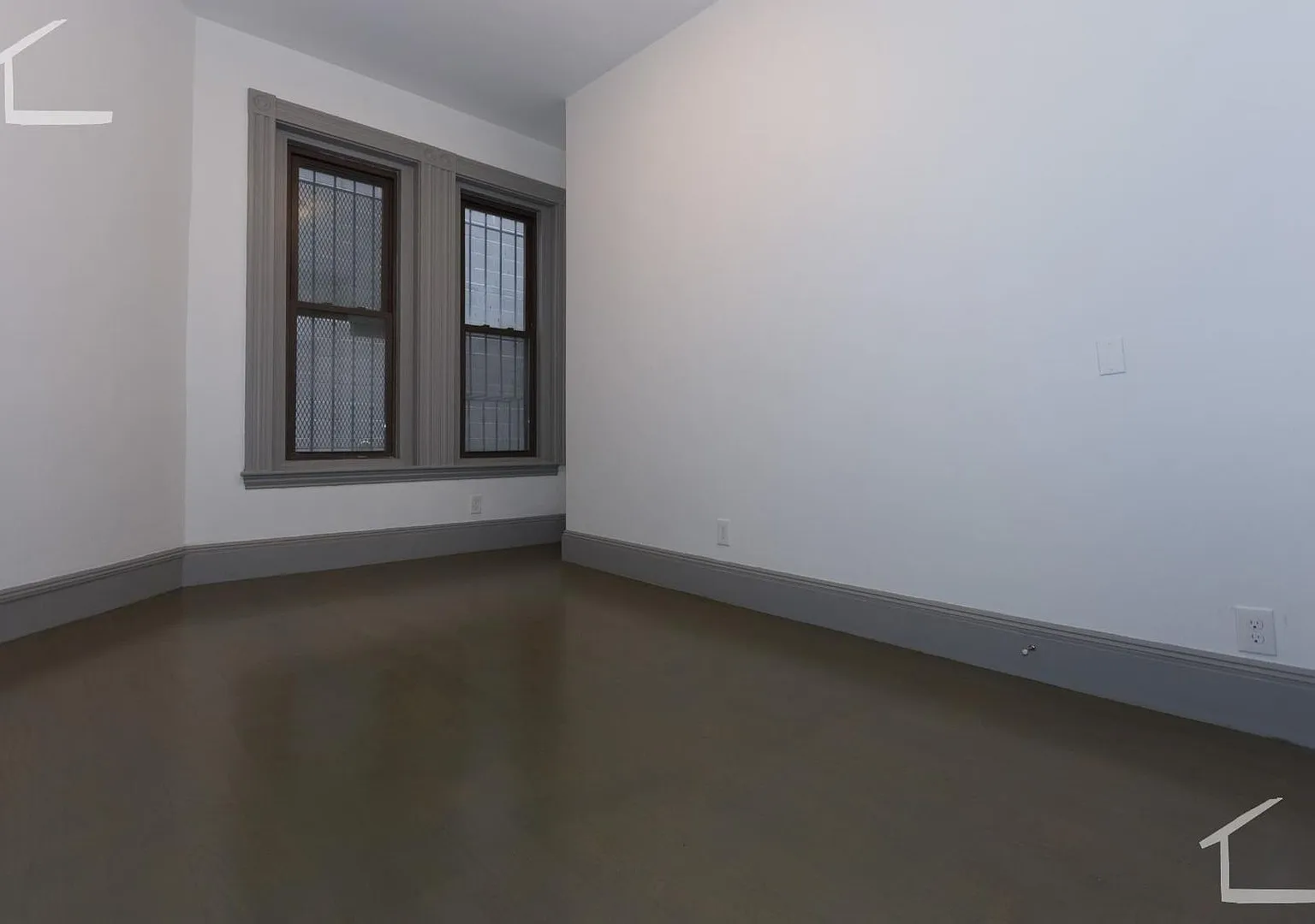 Nice 2 bed steps from Berklee College — Photo 1