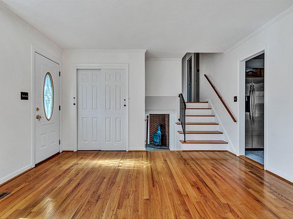 3rd image of 5303 Lakeland Dr