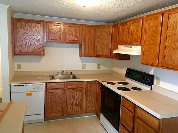 3rd image of 109 Watermans Ct