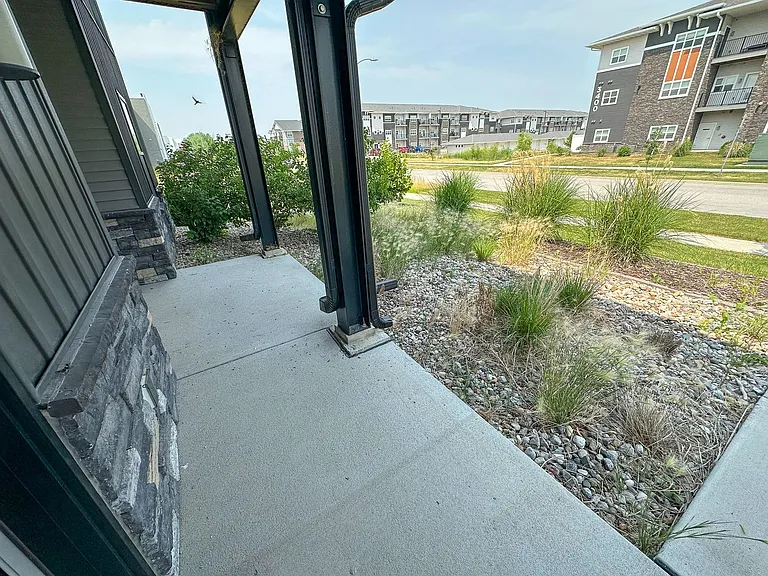 3405 Aurora — Photo 10