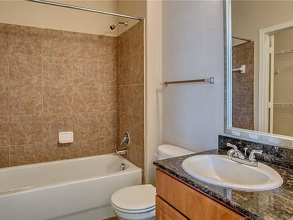 5th image of 600 13th St APT 633