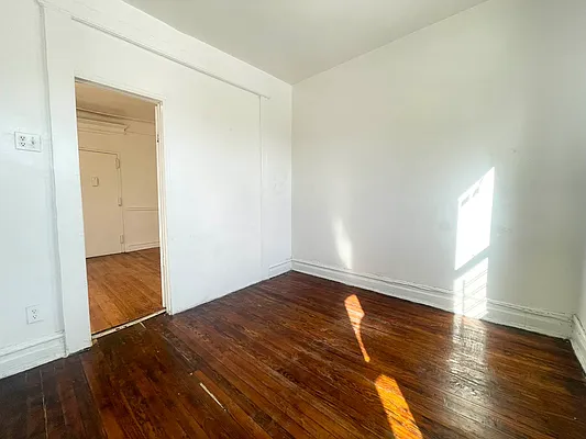 Rented by Pear NYC LLC | media 24