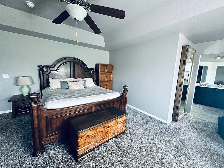 520 Mount Rainier St — Photo 17