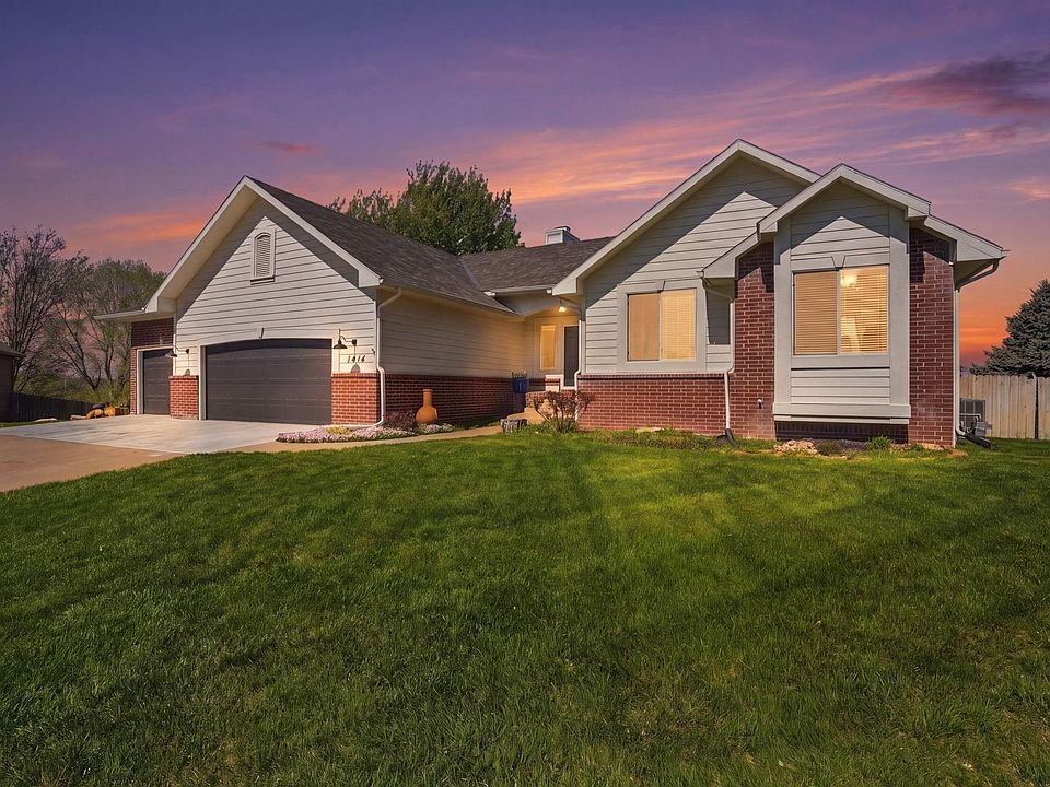 1st image of 1414 W Clubhouse Ct