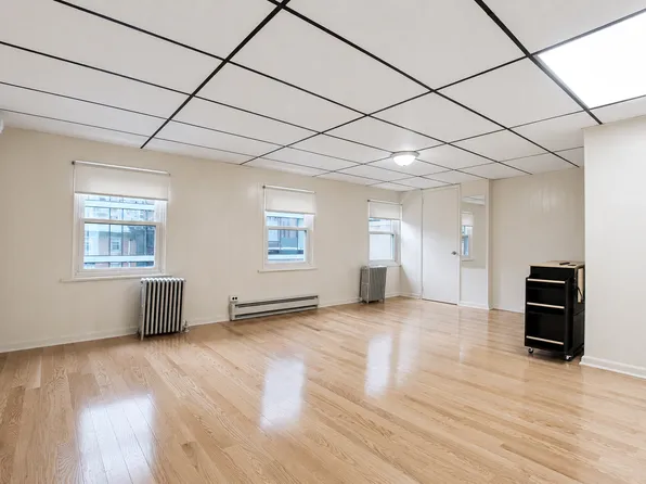 1708 Race St APT D2, Philadelphia, PA 19103
