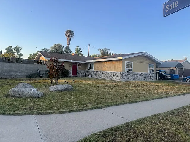 22617 Leadwell St — Photo 6