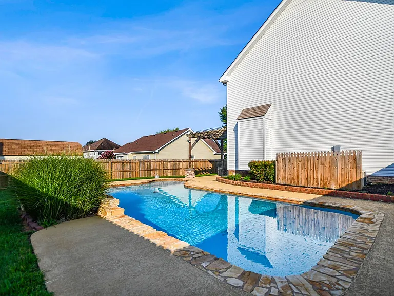 3378 Poplar Hl — Photo 24