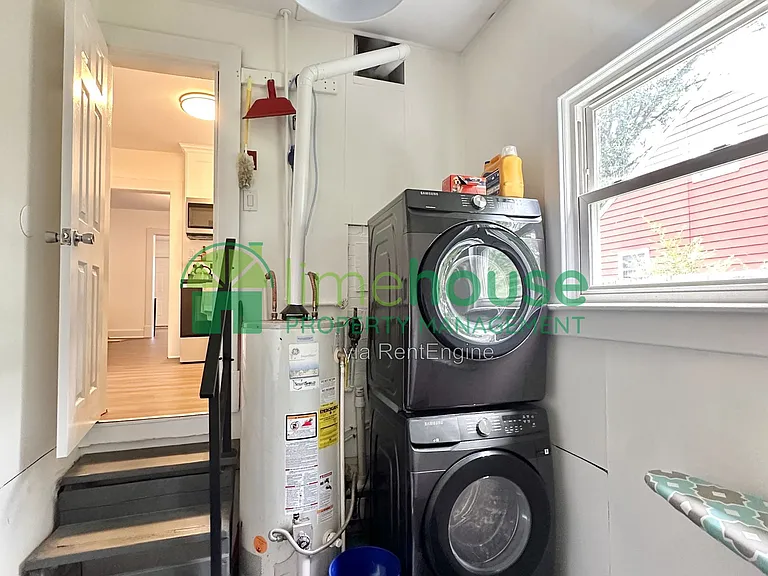 2835 Somme Ave — Photo 8