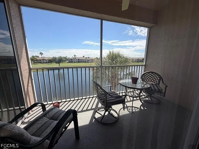 2 bed, 2.0 bath, 1068 sqft, $6,100 — Photo 3