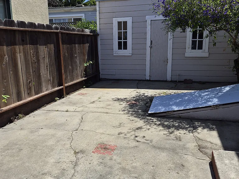 418 Park St — Photo 17