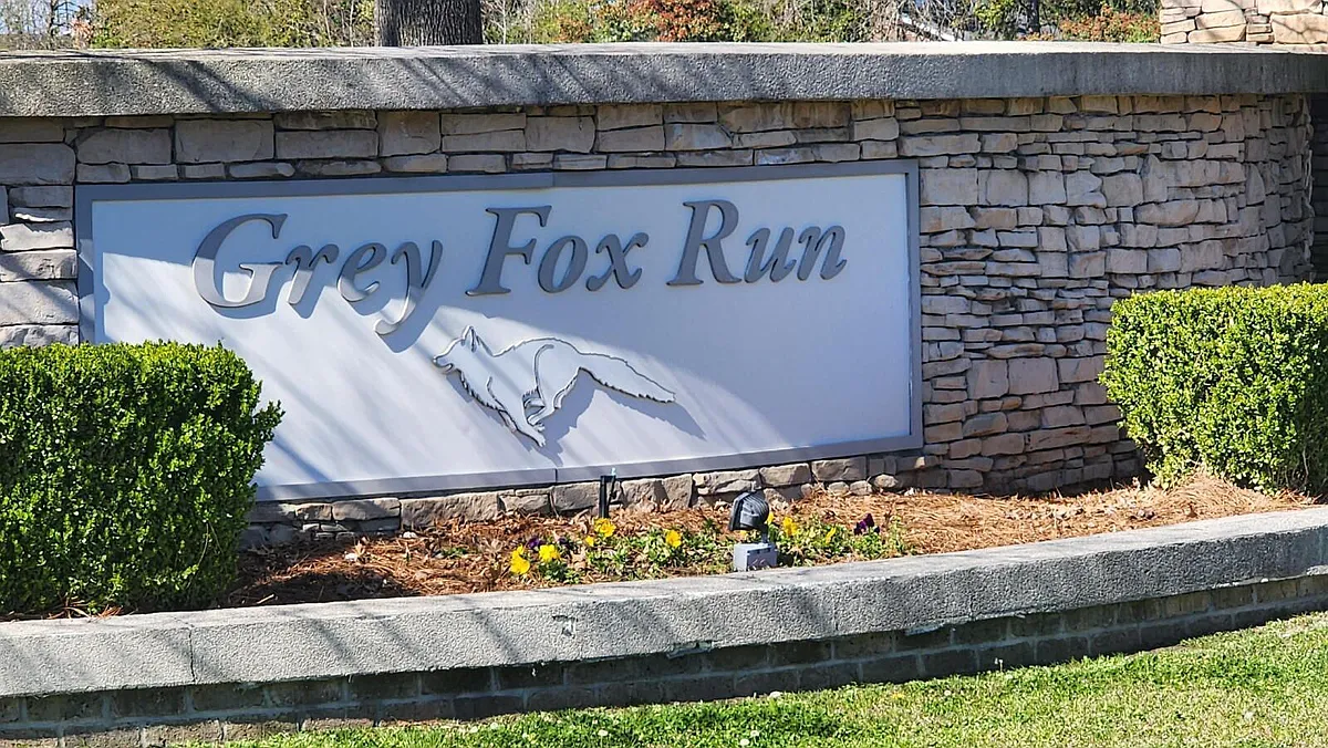 Building Photo - 1815 Fox Den Way #3