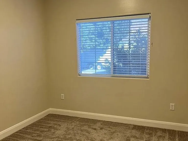 1058 S Red River Rd — Photo 13