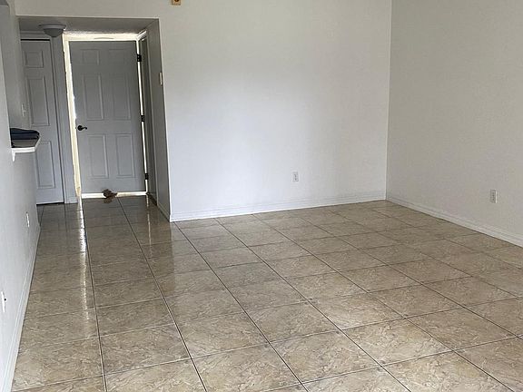 4th image of 495 Las Cortes Ln APT 103