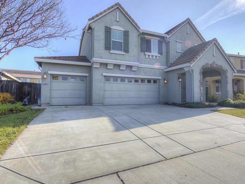 1st image of 1305 Standish Cir