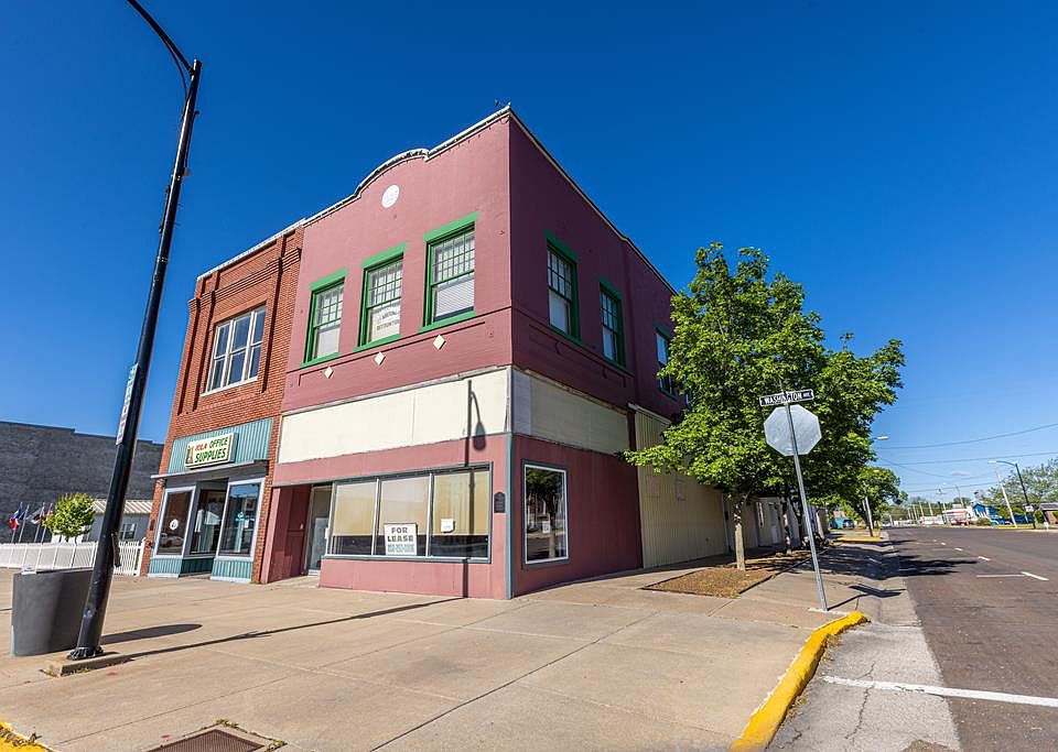 2 S Washington Ave, Iola, KS 66749 MLS 46678 Zillow