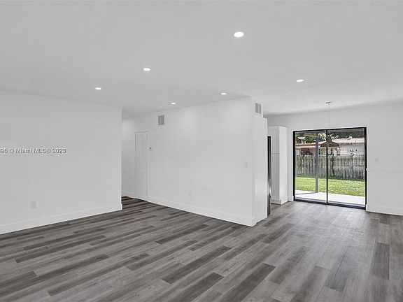 4th image of 6842 NW 13th St