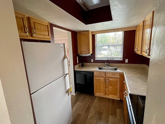 3rd image of 6324 Panther Ln APT 8