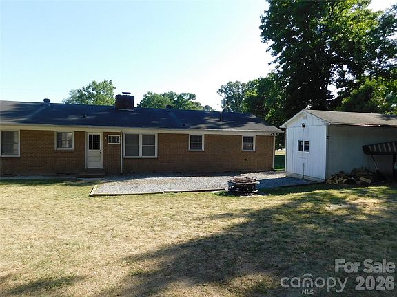 5th image of 213 General Je Johnston St