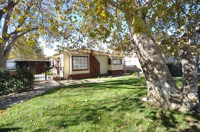 24925 Walnut