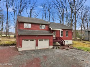 178 Yacht Club Dr, Greentown, PA 18426