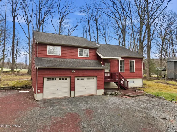 178 Yacht Club Dr, Greentown, PA 18426