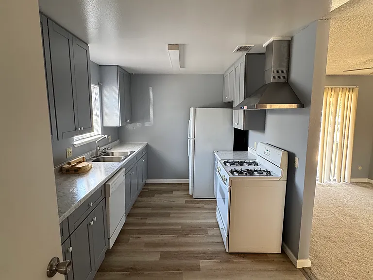 1315 I St — Photo 1