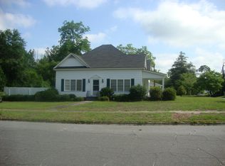 108 Huckabee St, Mc Rae, GA 31055