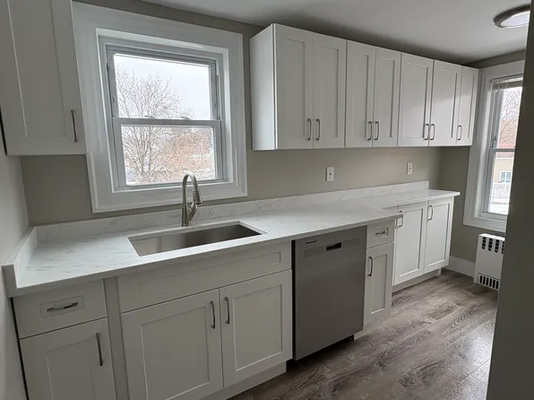 33 Myrtle St #2, Taunton, MA 02780