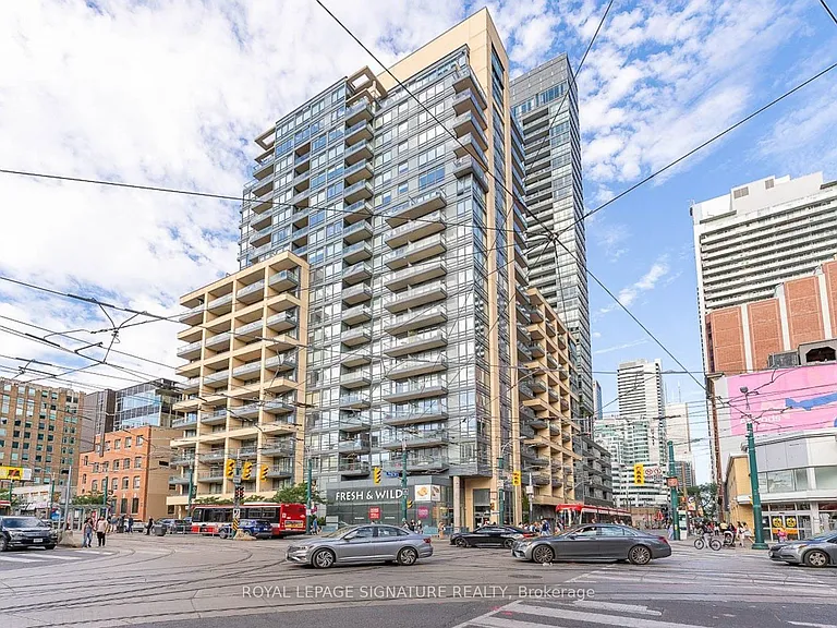 438 King St W #1417 — Photo 40