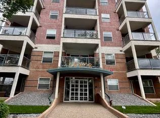 10346 117th St NW #204, Edmonton, AB