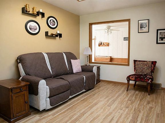 5th image of 1611 Dorret Road