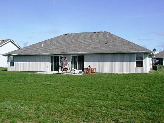 2nd image of 1037 NW Willow Dr #Hr1037
