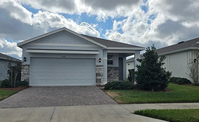 5530 NW 40th Loop — Photo 1